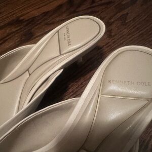 Kenneth Cole Elegant Cream Heels